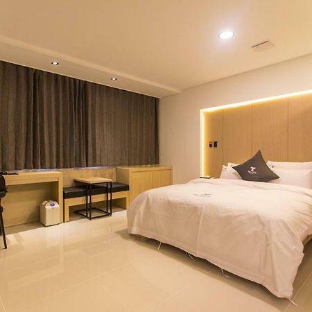 The City Hotel Jeonju Extérieur photo