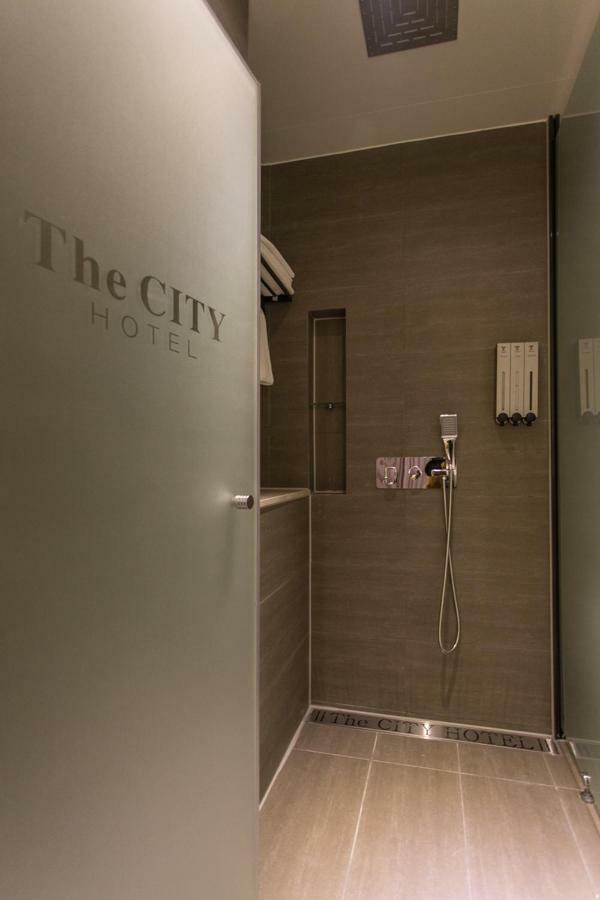 The City Hotel Jeonju Extérieur photo