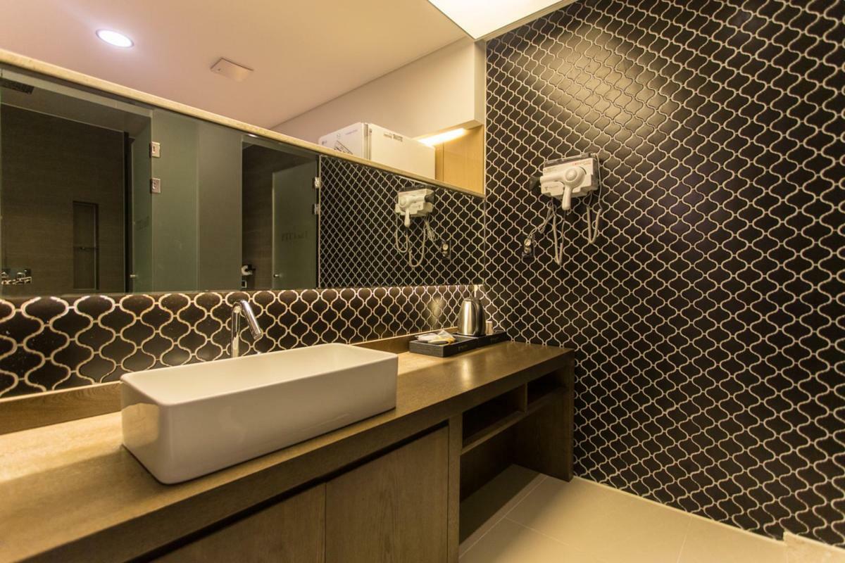 The City Hotel Jeonju Extérieur photo
