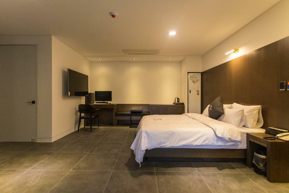 The City Hotel Jeonju Extérieur photo